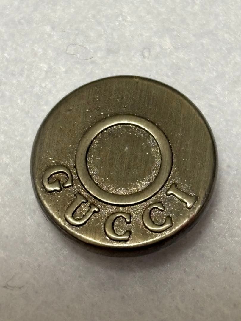GUCCI ボタン