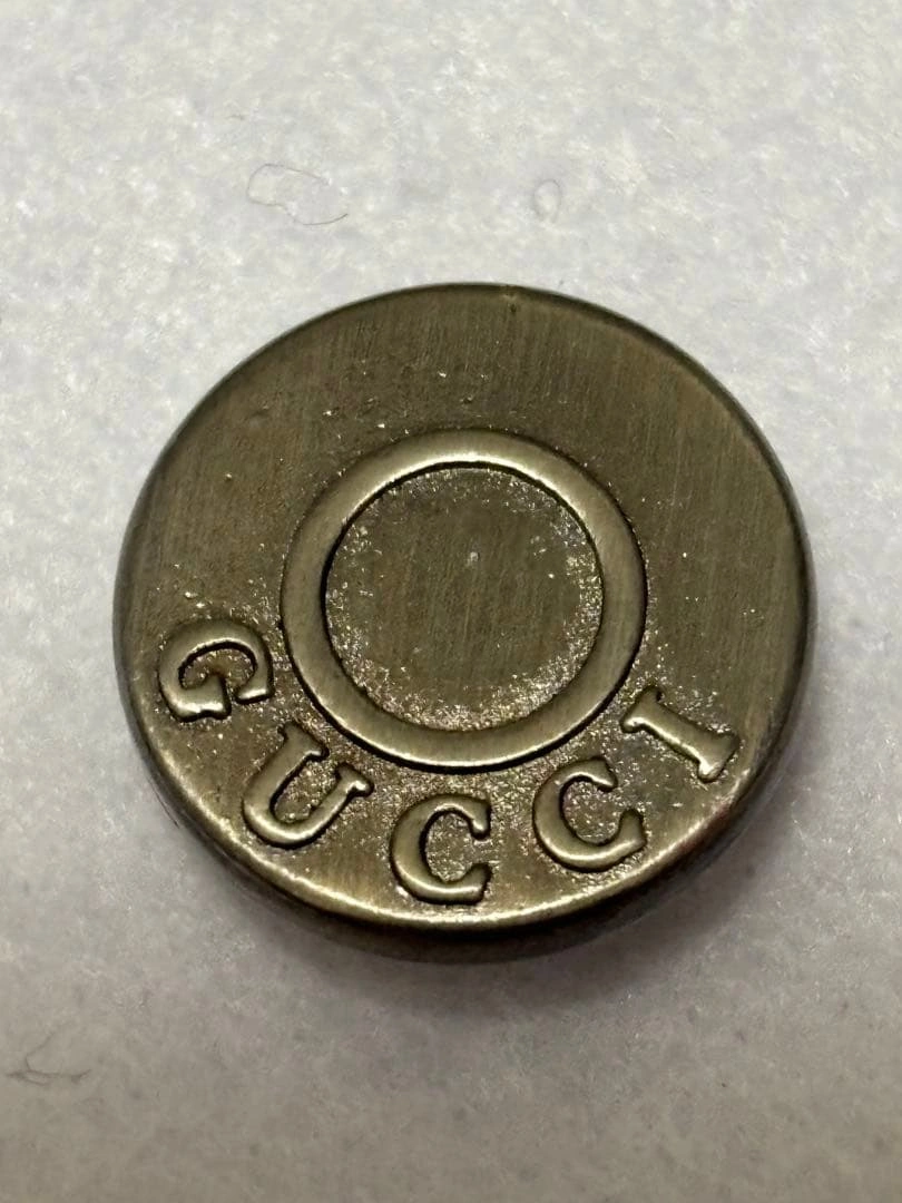 GUCCI ボタン