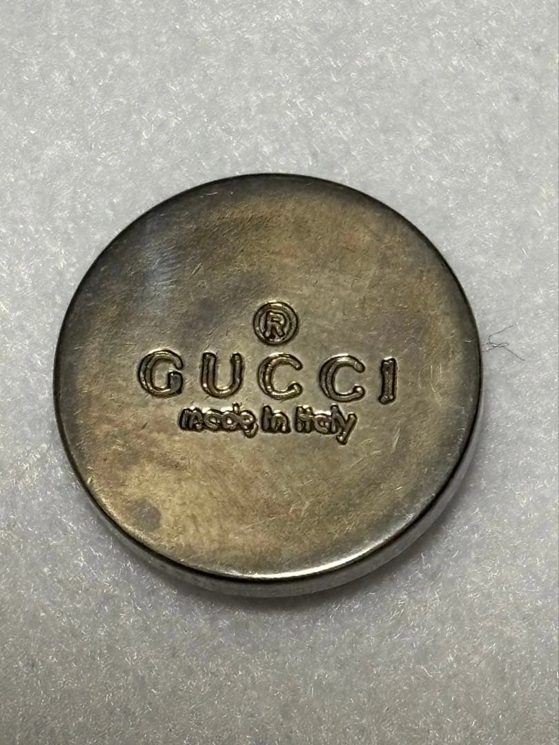 GUCCI ボタンの写真2枚目