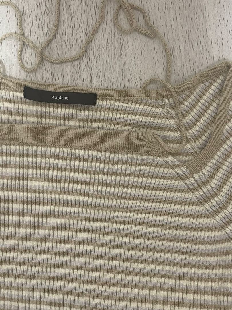 Kastane ベージュ ストライプ 半袖ニット　夏の写真3枚目