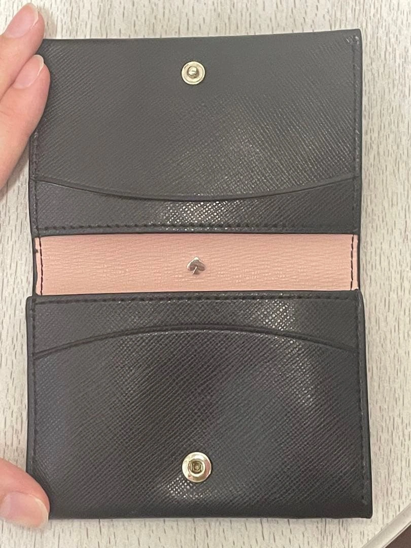 kate spade 二つ折り名刺入れ 黒の写真3枚目