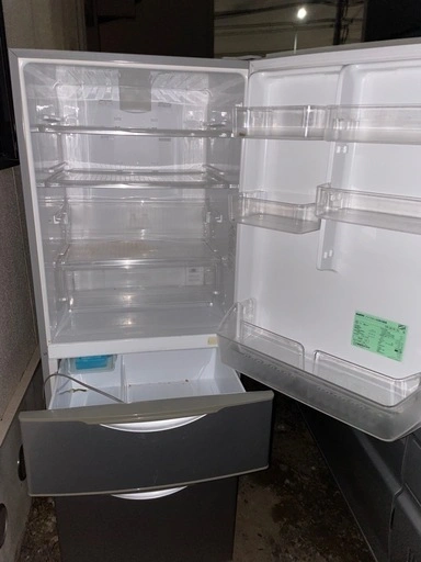 無料 4ドア冷蔵庫 355L サンヨーの写真3枚目