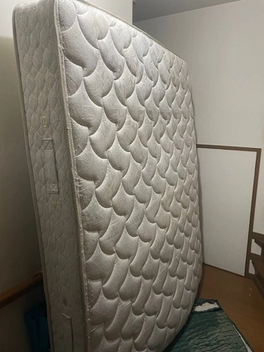 無料 クイーンサイズマットレス