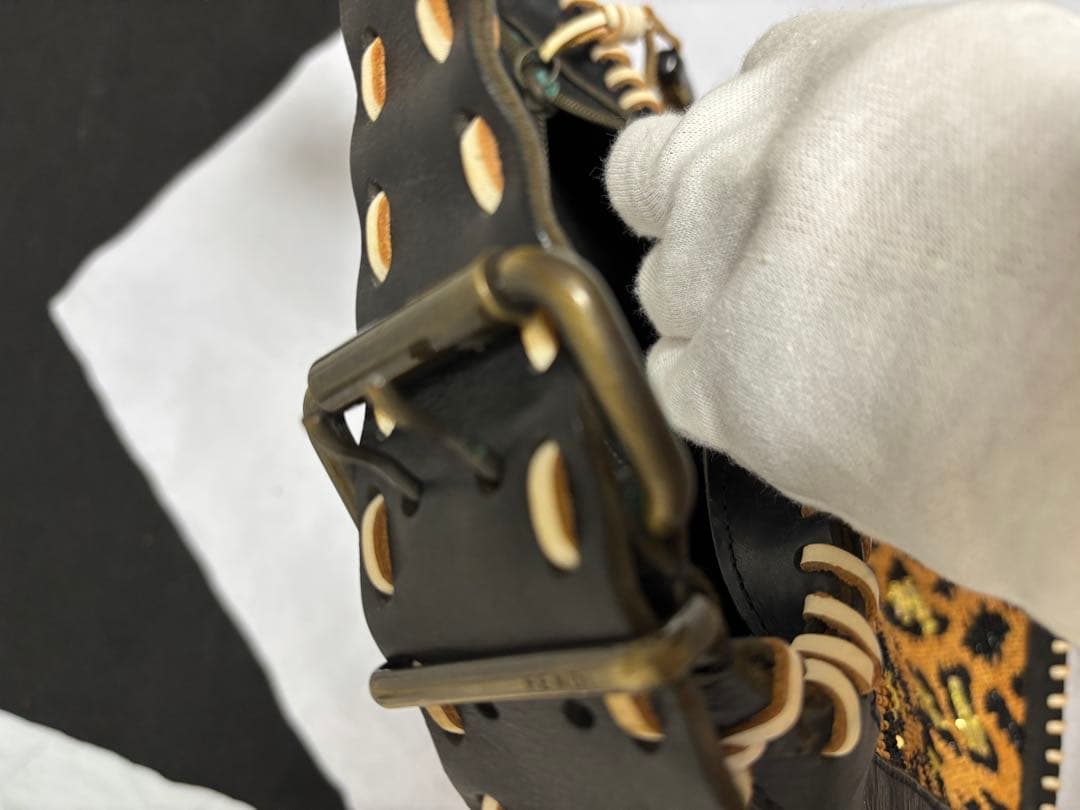 FENDI レオパード柄 ショルダーバッグの写真9枚目
