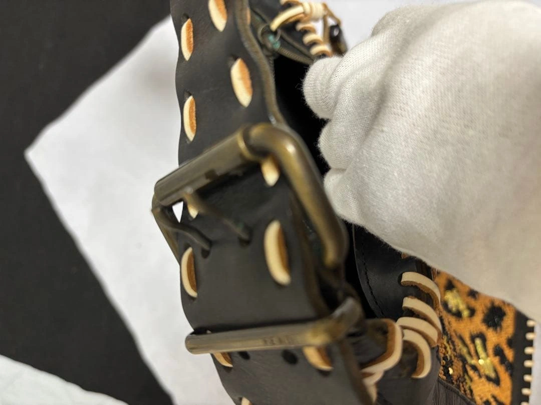 FENDI レオパード柄 ショルダーバッグの写真9枚目