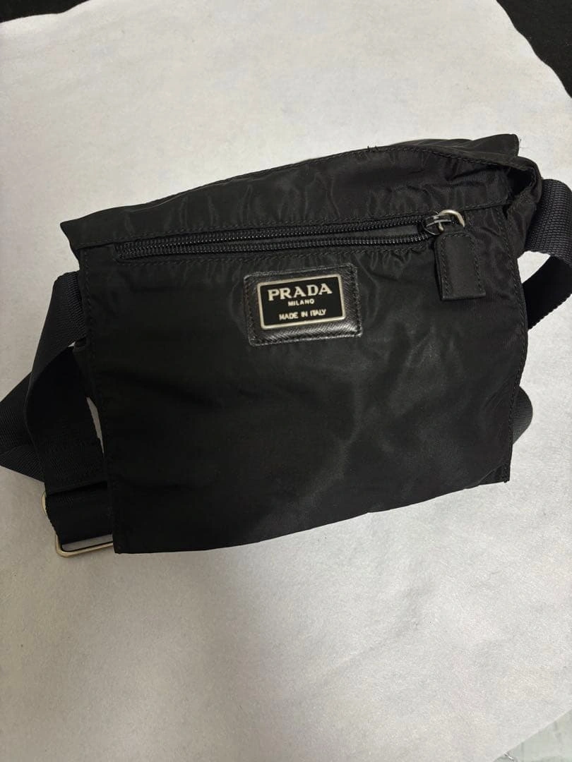 PRADA プラダ トライアングルロゴ ショルダーバッグの写真4枚目
