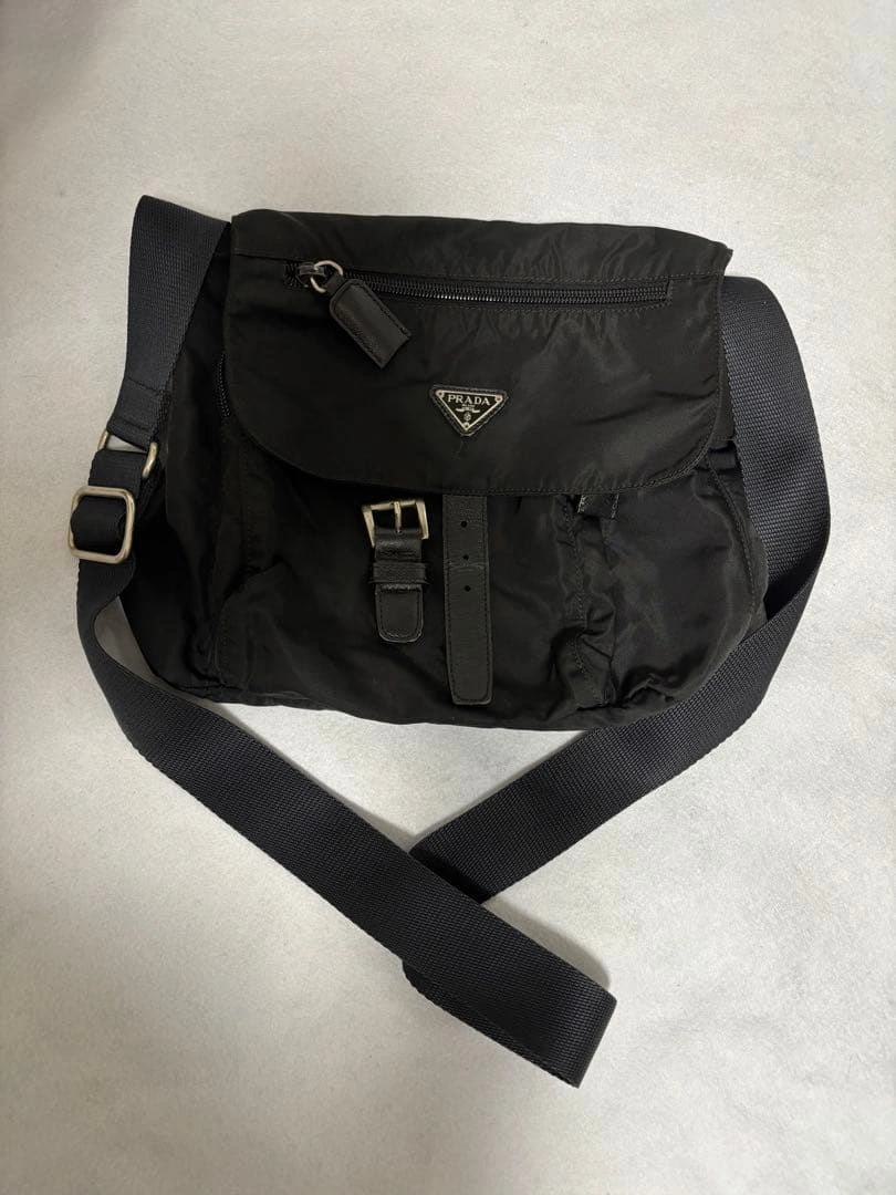 PRADA プラダ トライアングルロゴ ショルダーバッグの写真10枚目