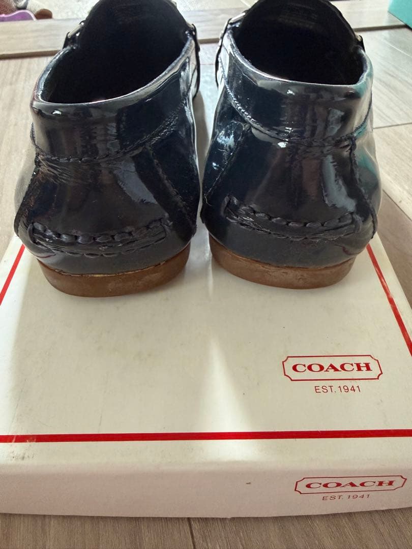 美品COACH エナメル ローファー ネイビー23.5の写真2枚目