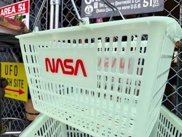 蓄光 × NASA。ずるい買い物カゴ 。US業務用 暗闇で光るぜ!の写真6枚目