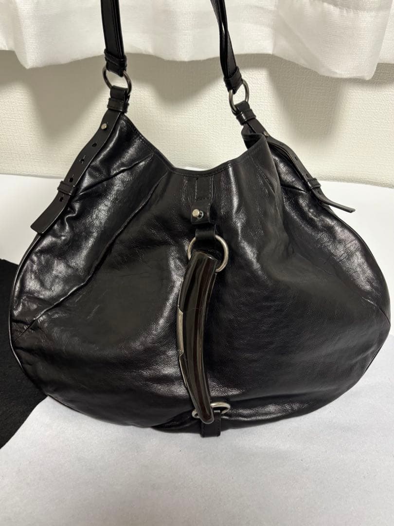Yves Saint Laurent ショルダーバッグ ブラック