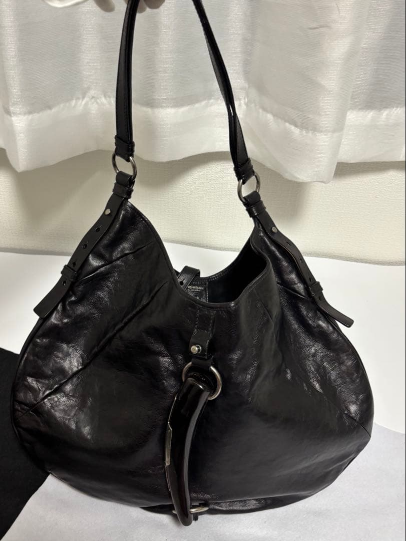 Yves Saint Laurent ショルダーバッグ ブラックの写真2枚目