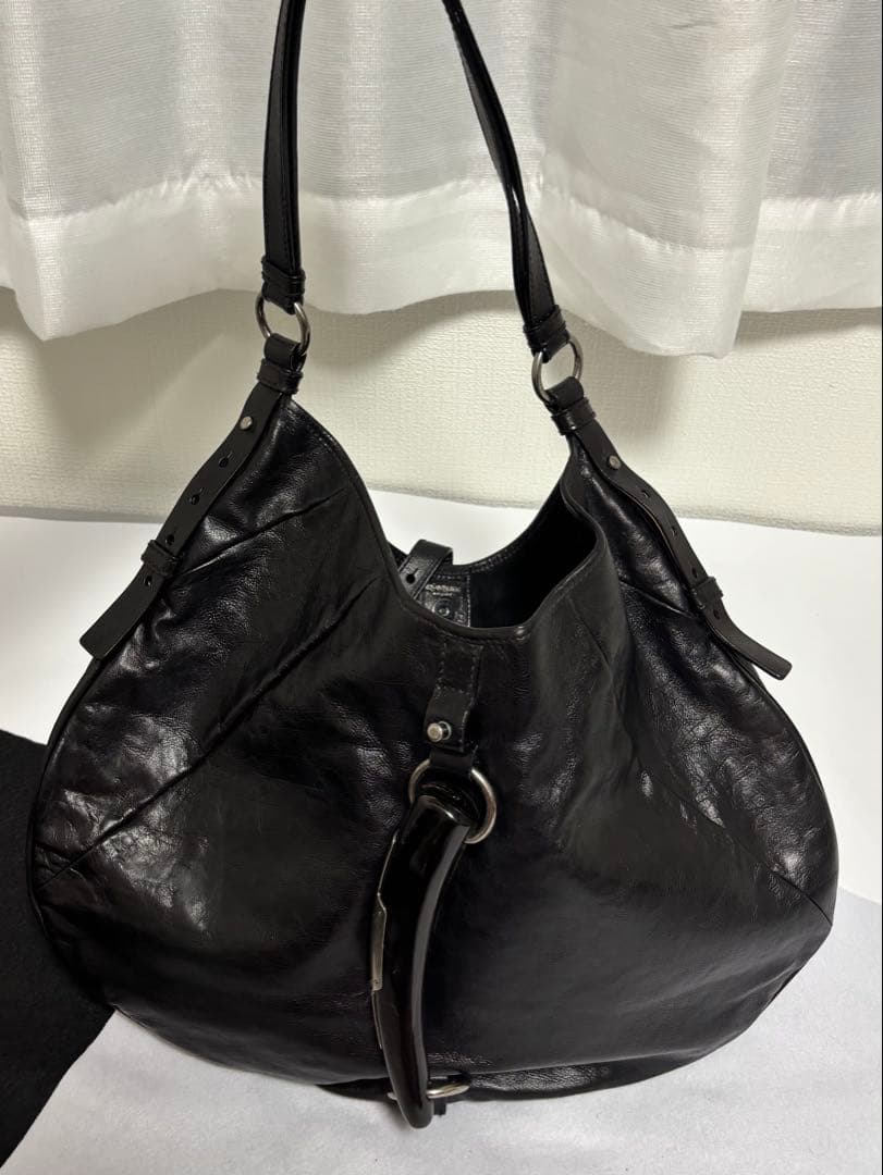 Yves Saint Laurent ショルダーバッグ ブラックの写真4枚目