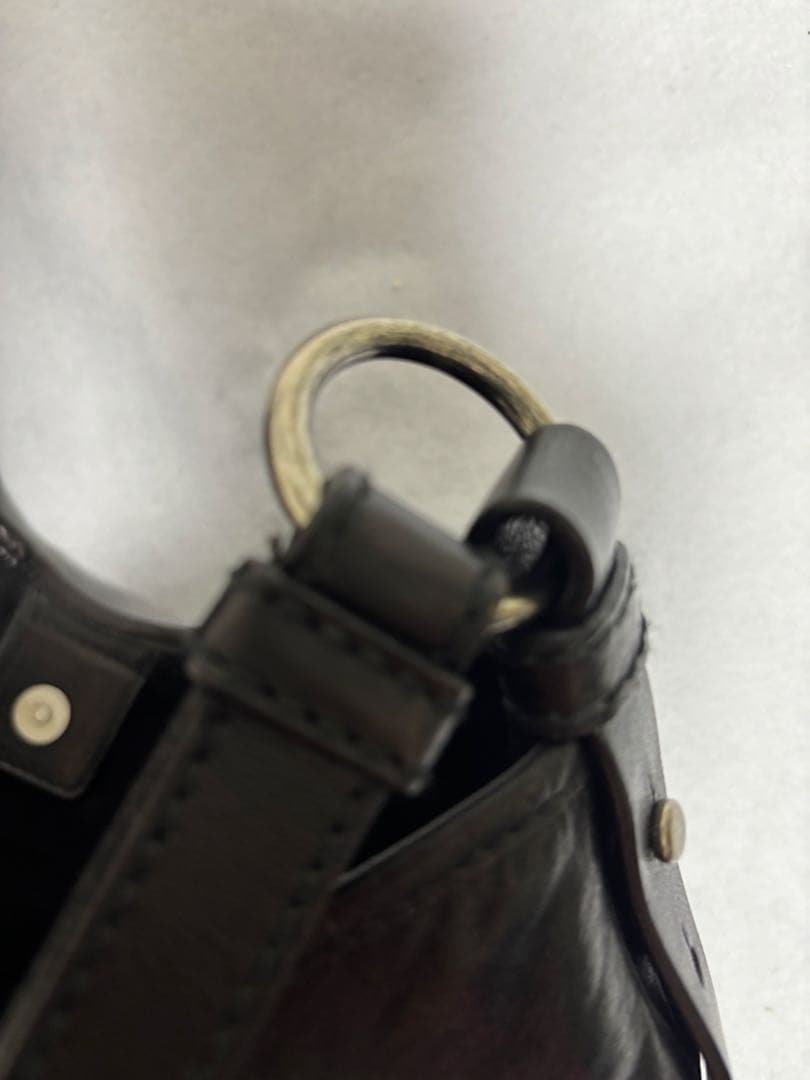 Yves Saint Laurent ショルダーバッグ ブラックの写真6枚目