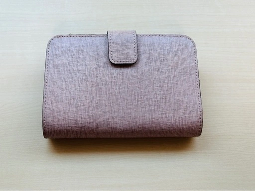 FURLA 二つ折り財布 ピンクベージュの写真2枚目