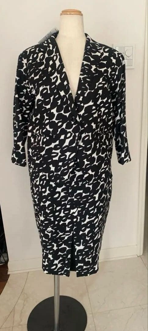 新品タグ付 Max Mara(マックスマーラ)リネン(麻) スーツ 38の写真2枚目