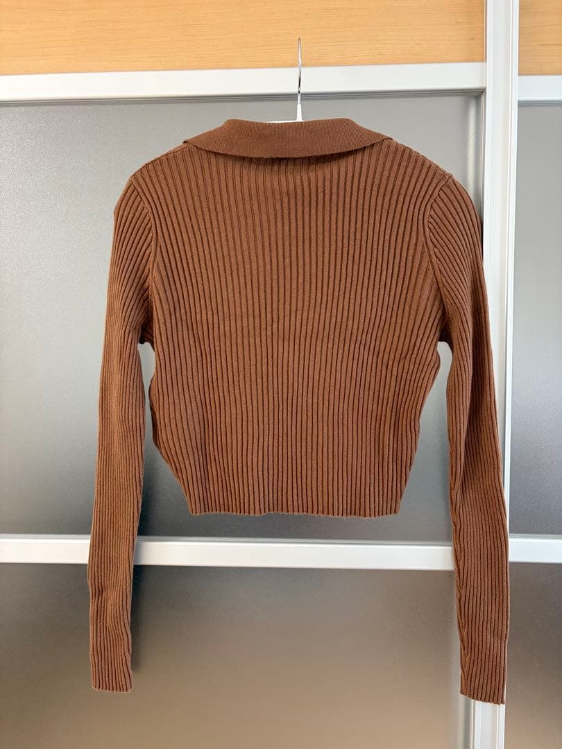H&M リブ編みブラウンVネックシャツ　Mサイズの写真3枚目