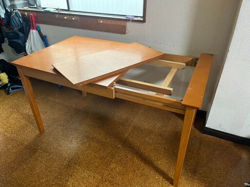 【無料】【伸長式】ダイニングテーブル（横89～124.5cm×奥74.5×高68cm）木製／現状渡しの写真2枚目