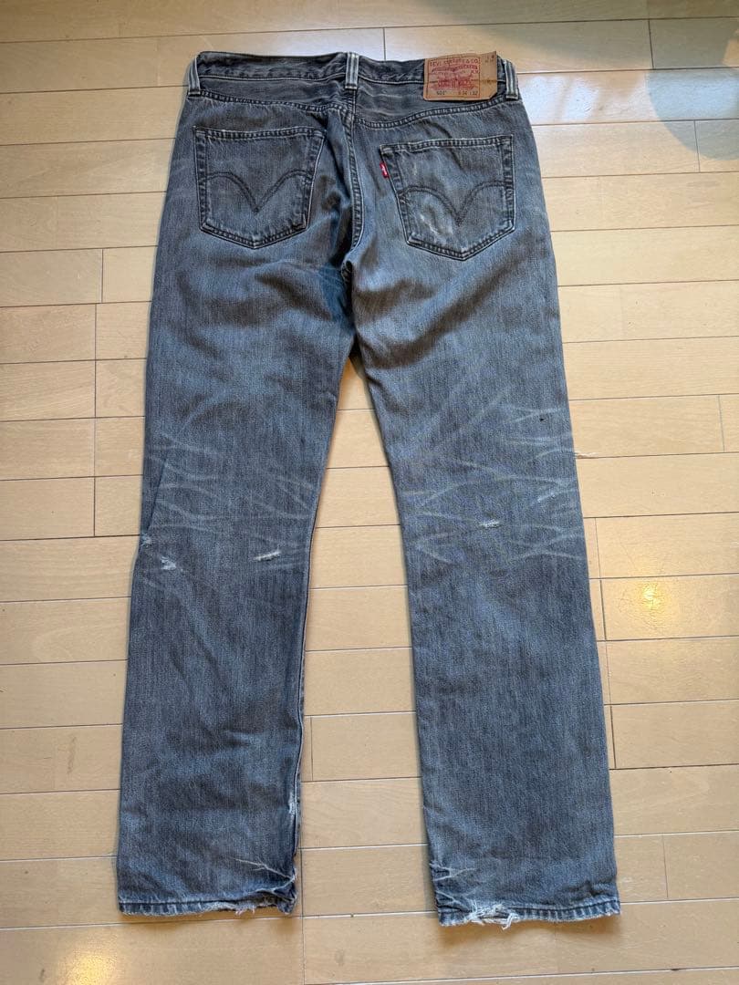 値下げ！【Levi’s 501】ダメージ加工 ブラック/グレーデニム W34の写真2枚目