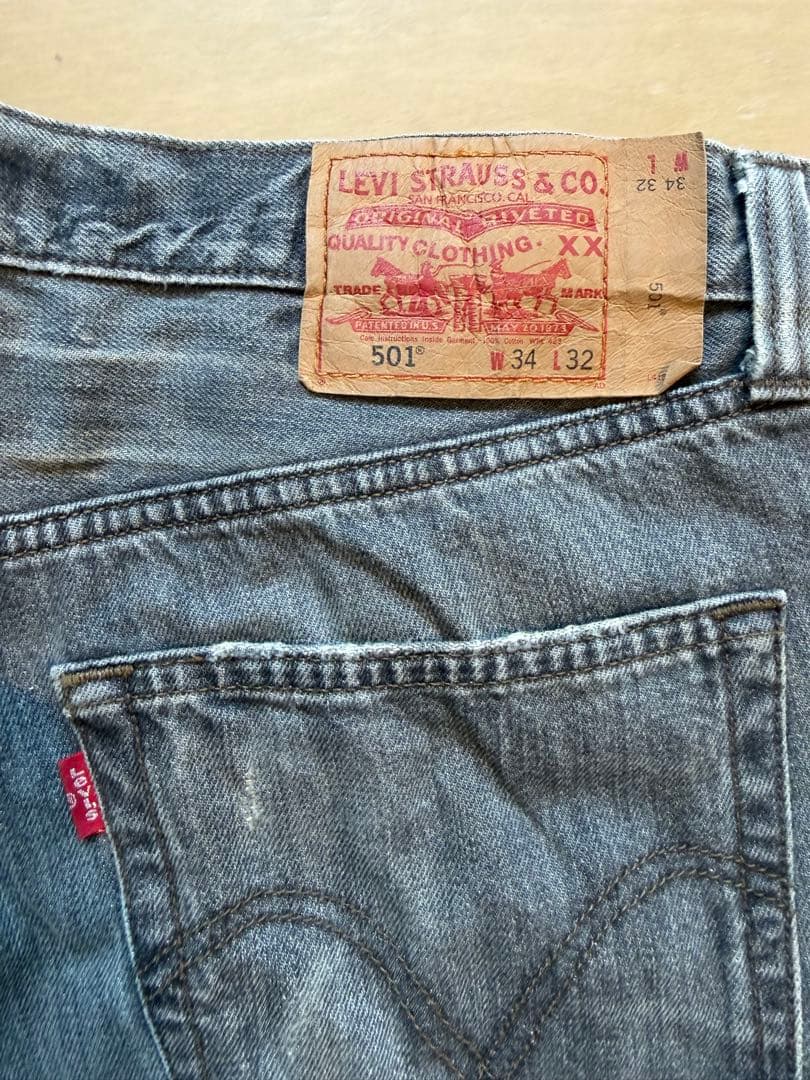 値下げ！【Levi’s 501】ダメージ加工 ブラック/グレーデニム W34の写真3枚目