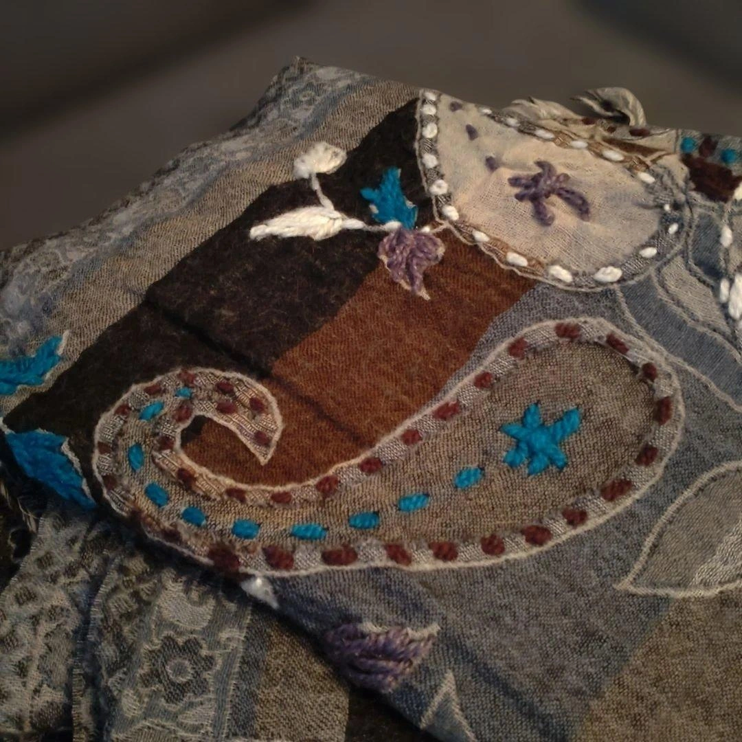 ペイズリー柄 刺繍ストール フリンジ付きの写真5枚目