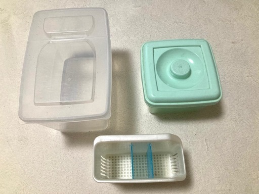 プラスチックケース　２個&カトラリー立て　　まとめて　キッチングッズ　　BOX