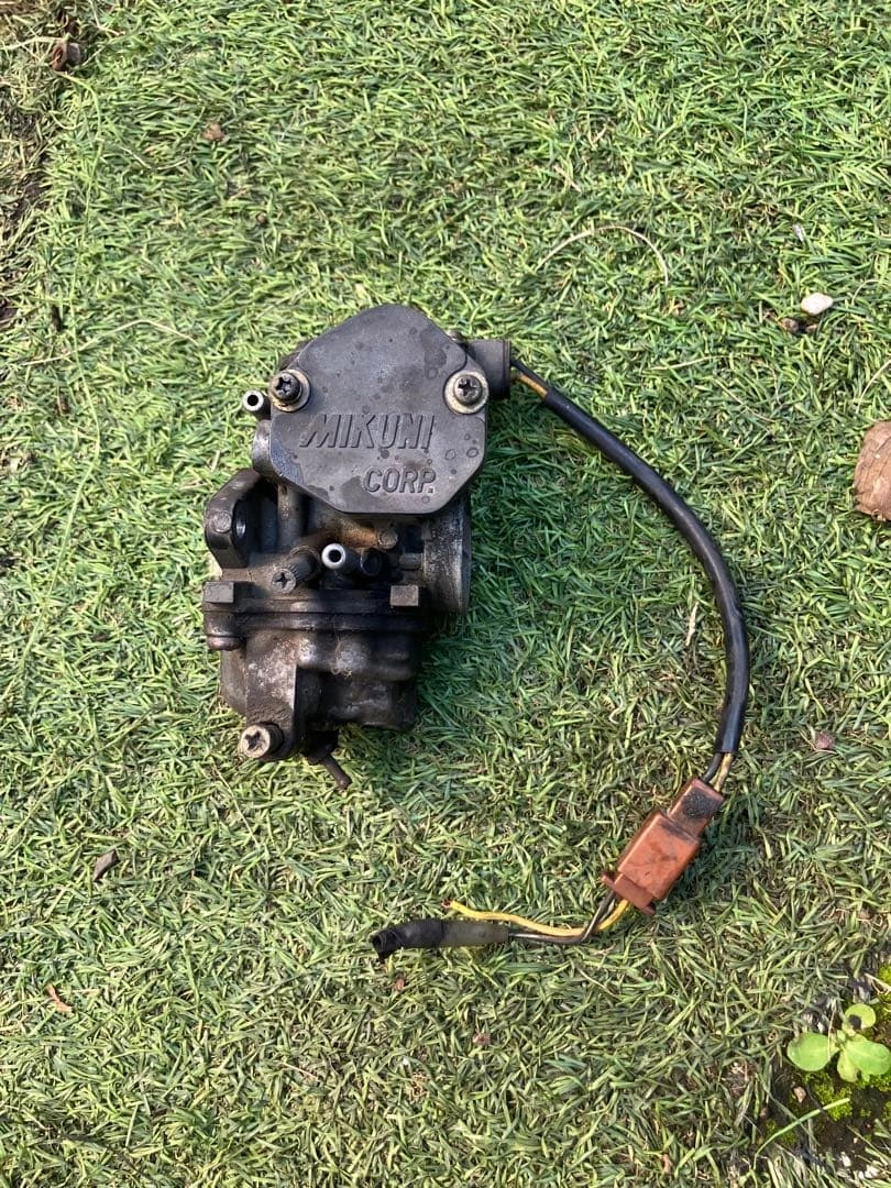 v100 前期純正キャブレター