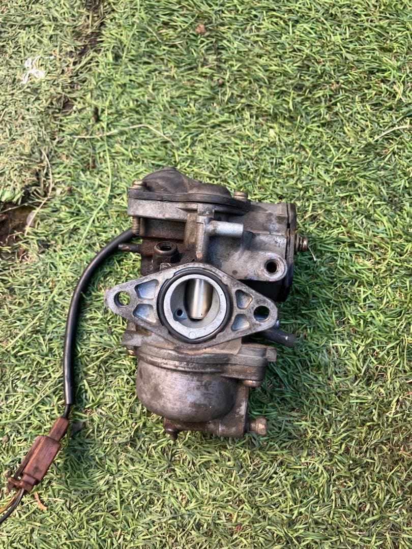 v100 前期純正キャブレターの写真3枚目