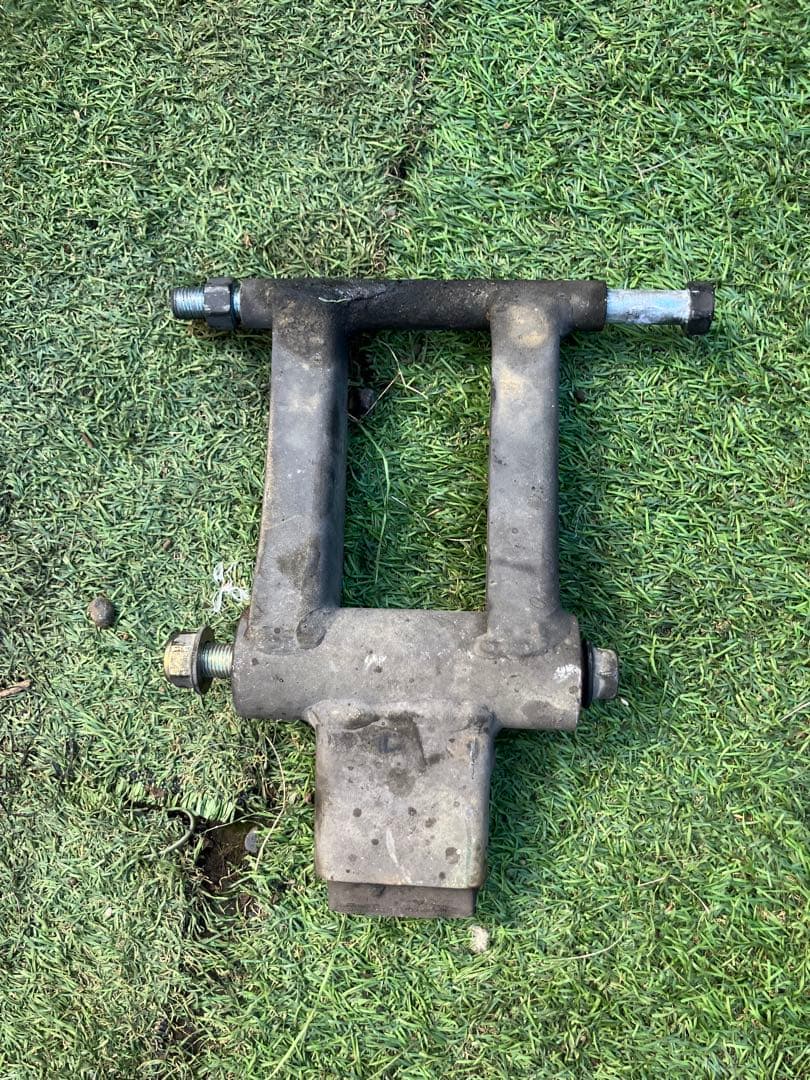 v100 エンジンハンガーの写真2枚目