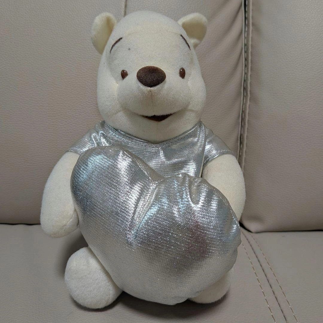 ディズニー くまのプーさん ぬいぐるみ ホワイト×シルバー ハート抱き