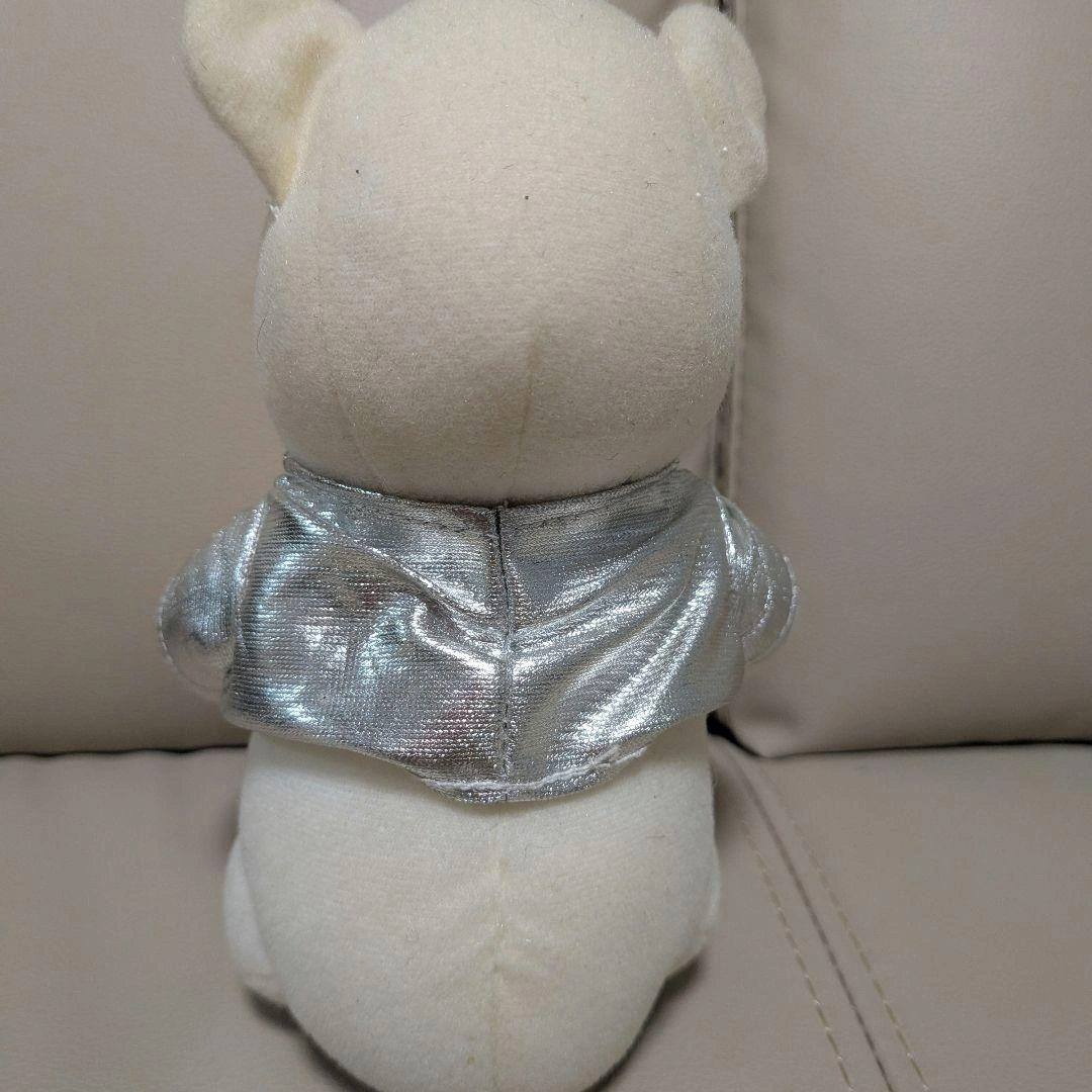 ディズニー くまのプーさん ぬいぐるみ ホワイト×シルバー ハート抱きの写真3枚目