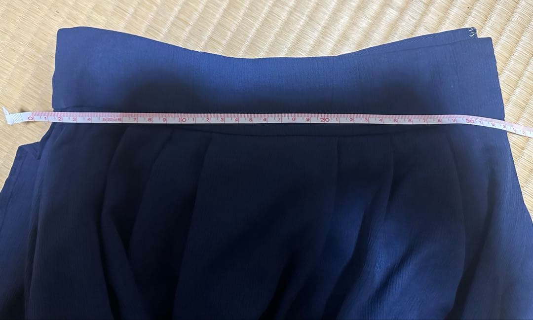 新品未使用 アンデミュウ ラップ風ロングスカート 紺 Fの写真10枚目
