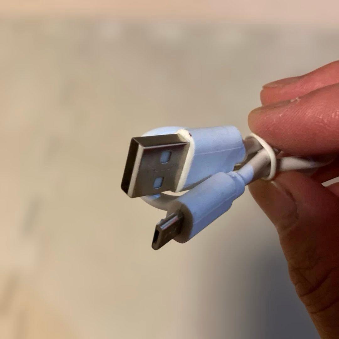 USB-A to Micro USB ケーブル ホワイトの写真2枚目
