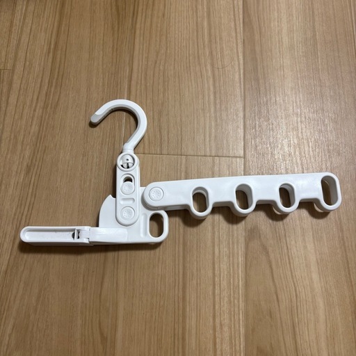 折りたたみハンガー　壁掛け式