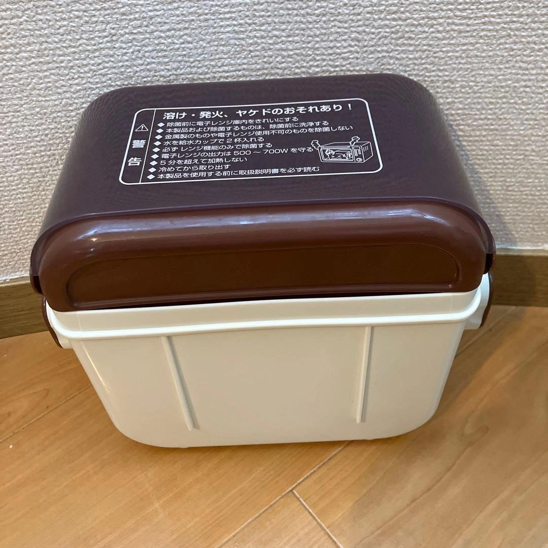 Combi 哺乳瓶用消毒ケース ホワイト/ブラウンの写真2枚目