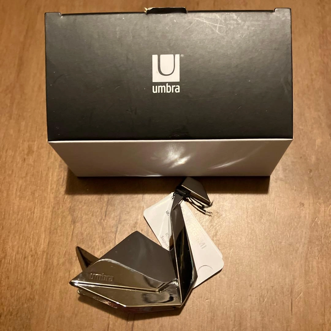 umbra 折り紙風 アクセサリーケース シルバーの写真3枚目