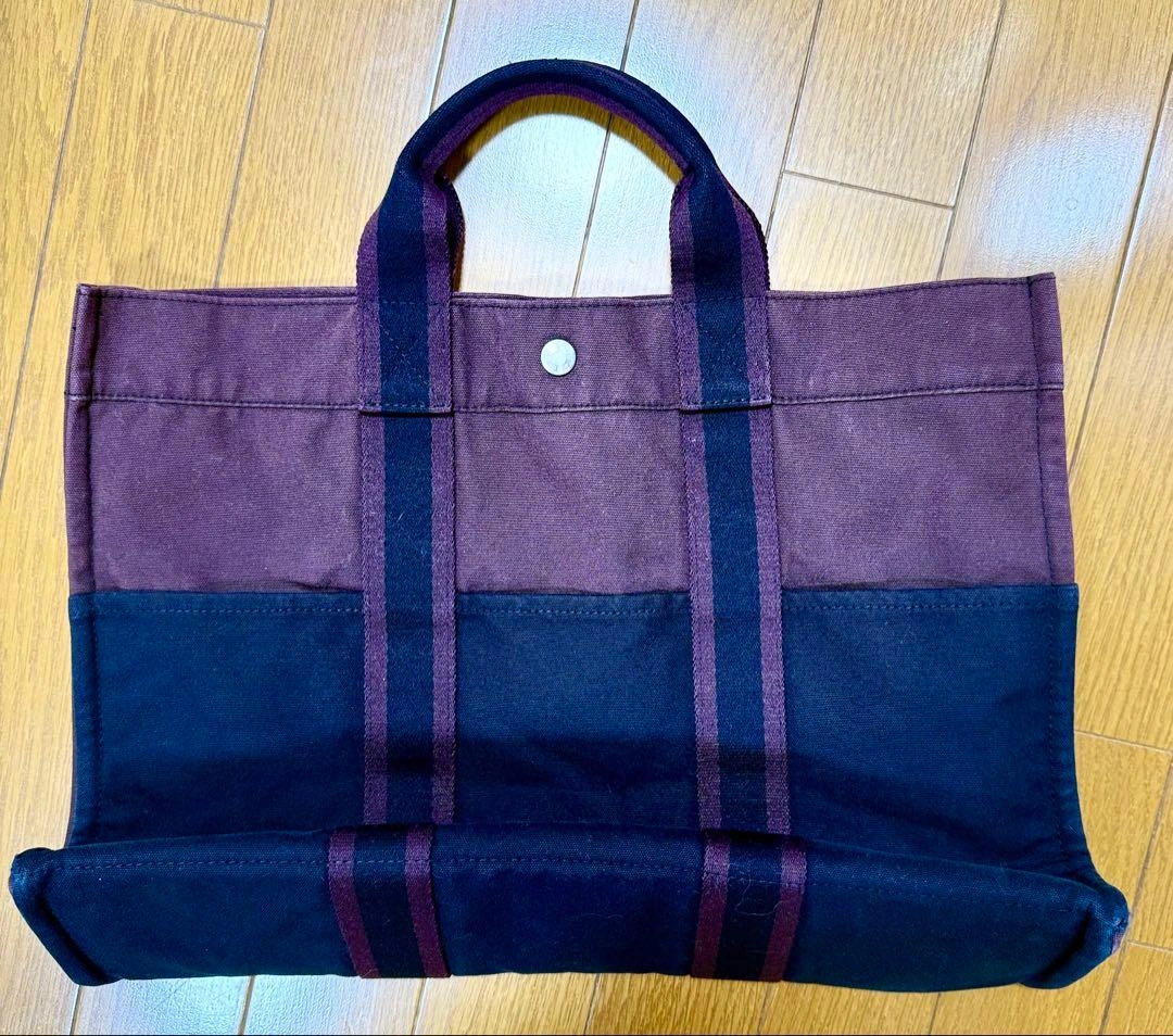 HERMES バーガンディ ブラック トートバッグの写真2枚目
