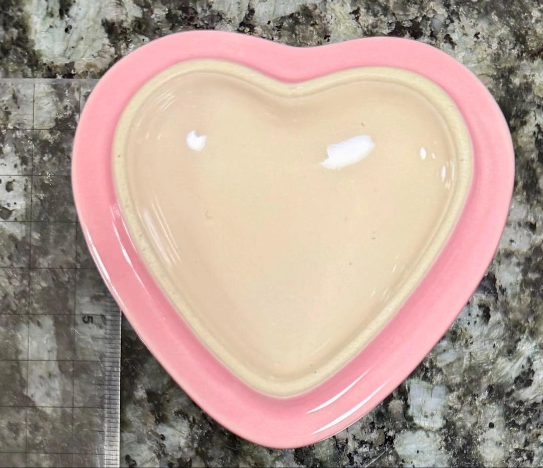 Le Creuset ハート型陶器ボックス ピンクの蓋のみの写真2枚目