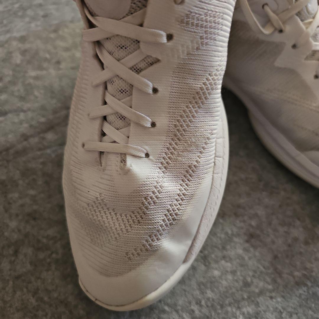 asics バッシュホワイトGLIDE NOVA 28.5cm 1週間のみの使用の写真2枚目