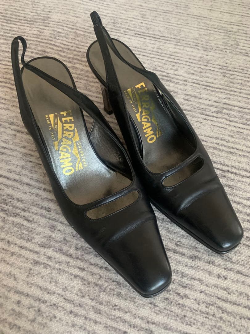 Salvatore Ferragamo パンプス ブラック