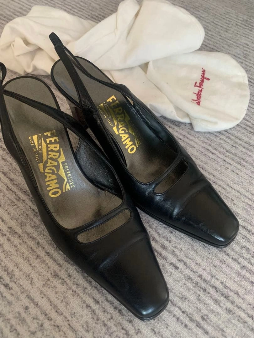 Salvatore Ferragamo パンプス ブラックの写真2枚目