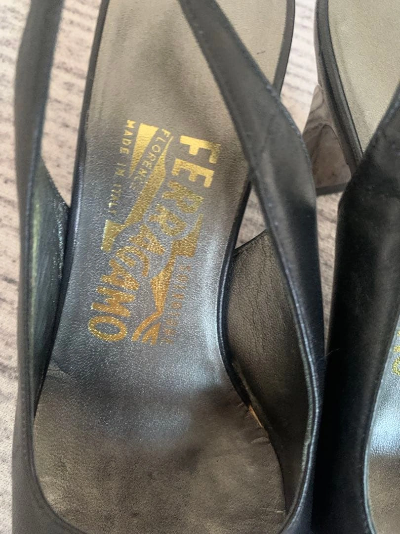 Salvatore Ferragamo パンプス ブラックの写真5枚目