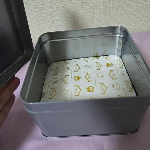 サンリオ　バッドばつ丸　缶の写真4枚目