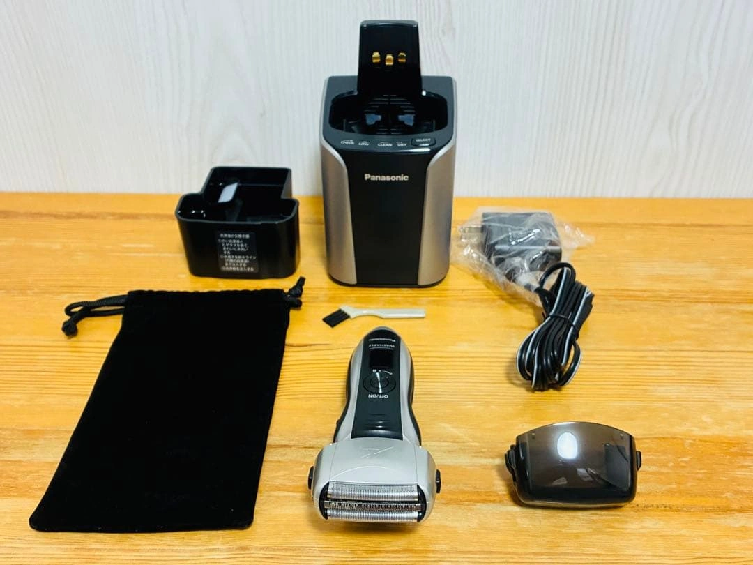 ★美品★ Panasonic ラムダッシュ ES-LT72 洗浄スタンド付きの写真4枚目