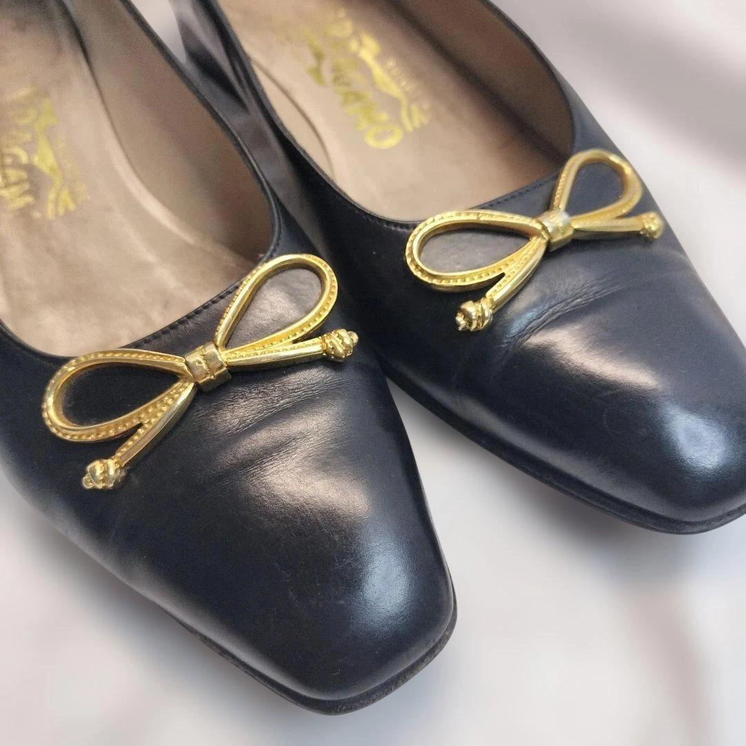 【美品】Salvatore Ferragamo フェラガモパンプス黒サイズ23の写真2枚目