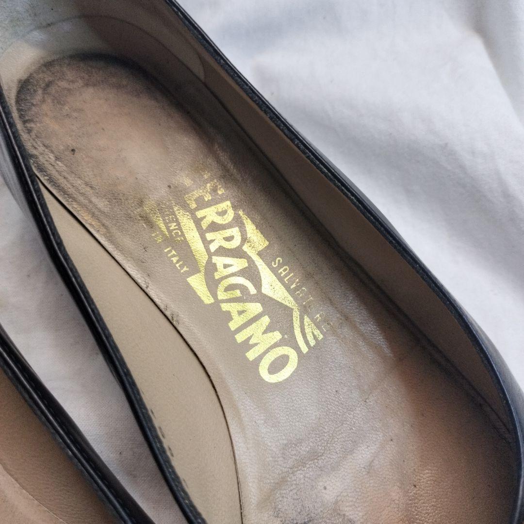 【美品】Salvatore Ferragamo フェラガモパンプス黒サイズ23の写真4枚目