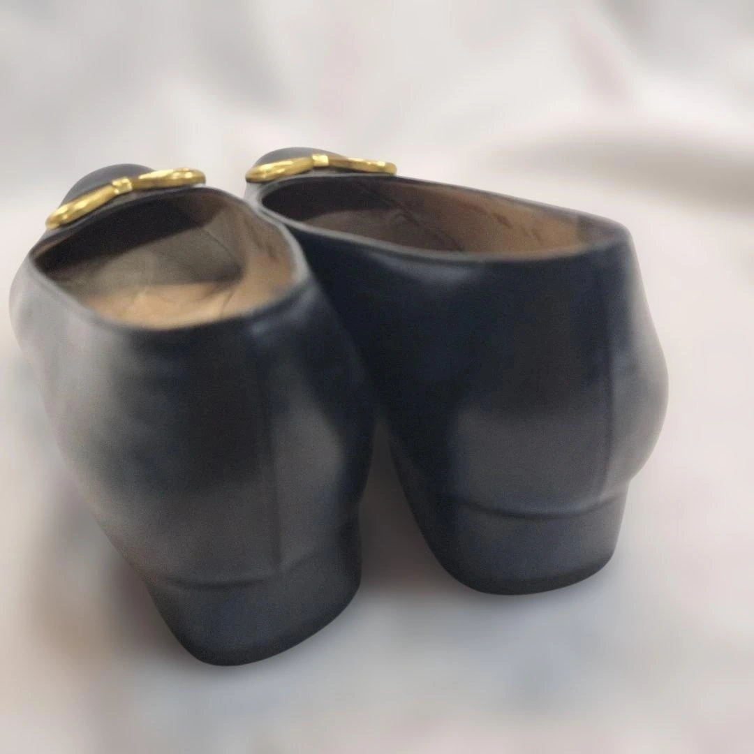 【美品】Salvatore Ferragamo フェラガモパンプス黒サイズ23の写真5枚目
