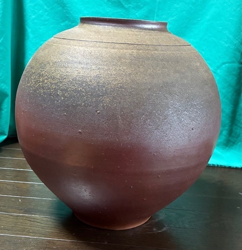 備前焼の大壺（馬場祥輔作）
