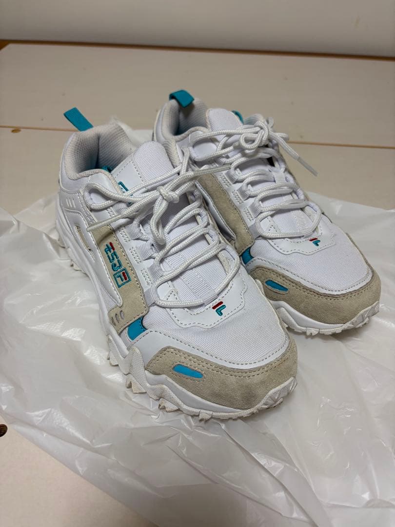 FILA スニーカー ホワイト×ブルー　そらるコラボ