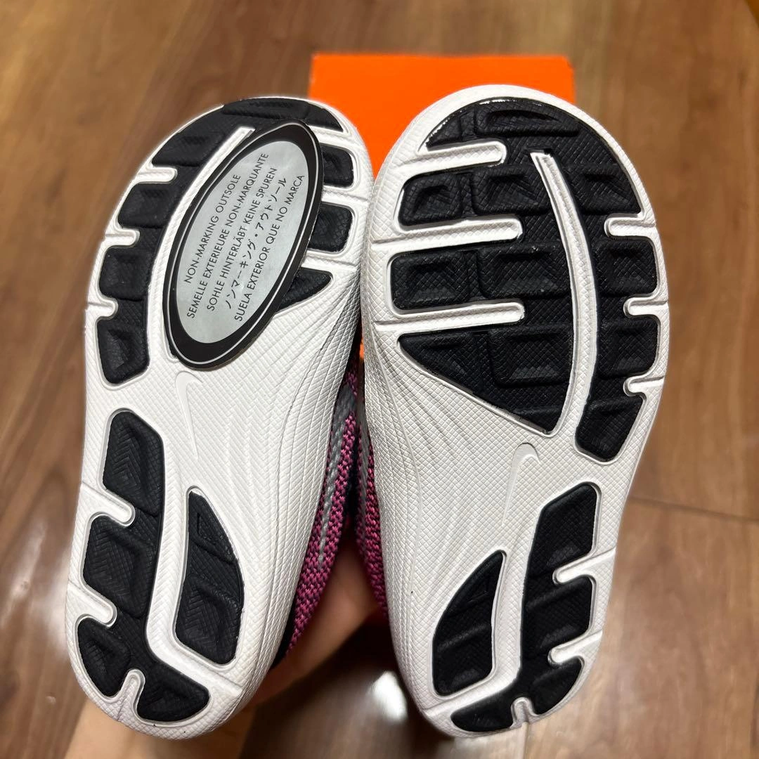 (新品)NIKE REVOLUTION 3 キッズスニーカー 13cmの写真6枚目