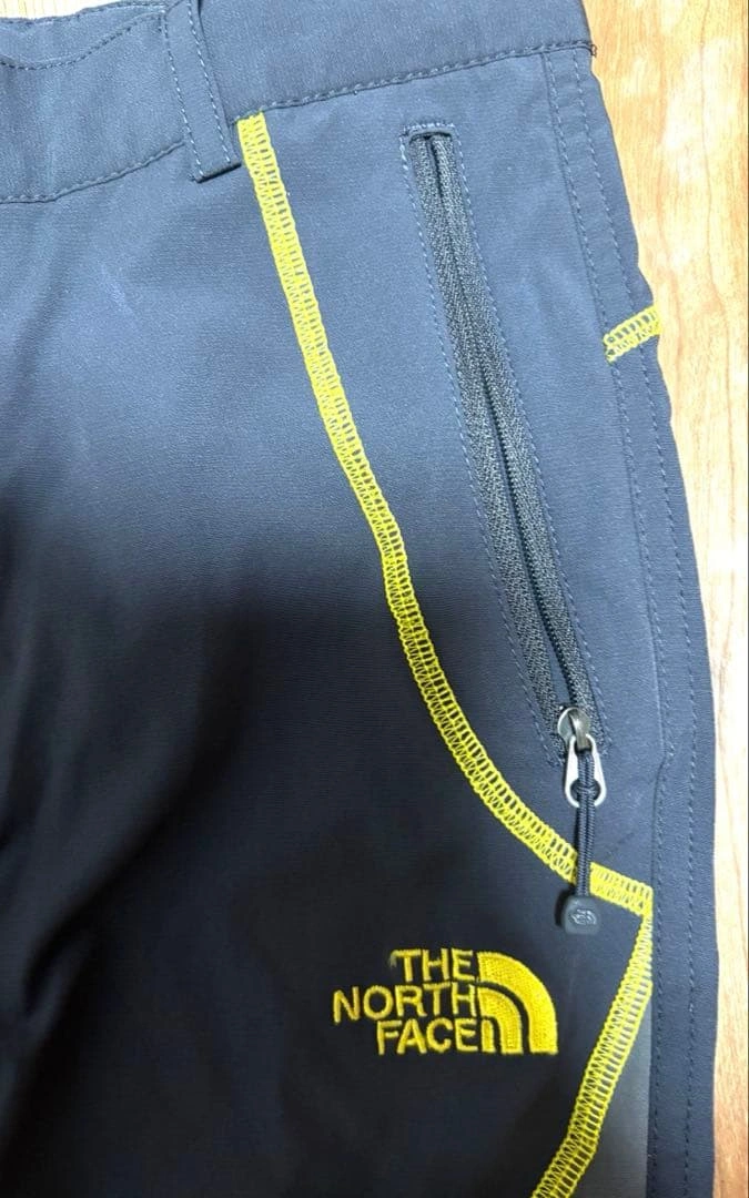 THE NORTH FACE アウトドアパンツ子供140の写真4枚目